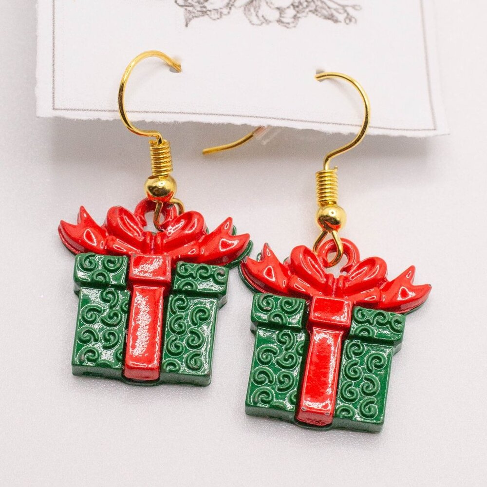 Handmade Jewelry Holiday Red & Green Christmas Present Earrings, New